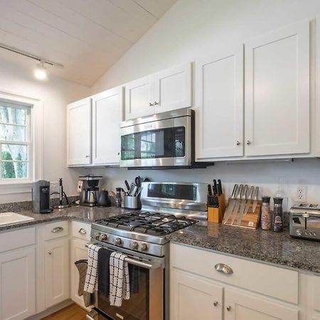 Heated Pool, Driftwood Cottage By Rovetravel East Hampton Bagian luar foto
