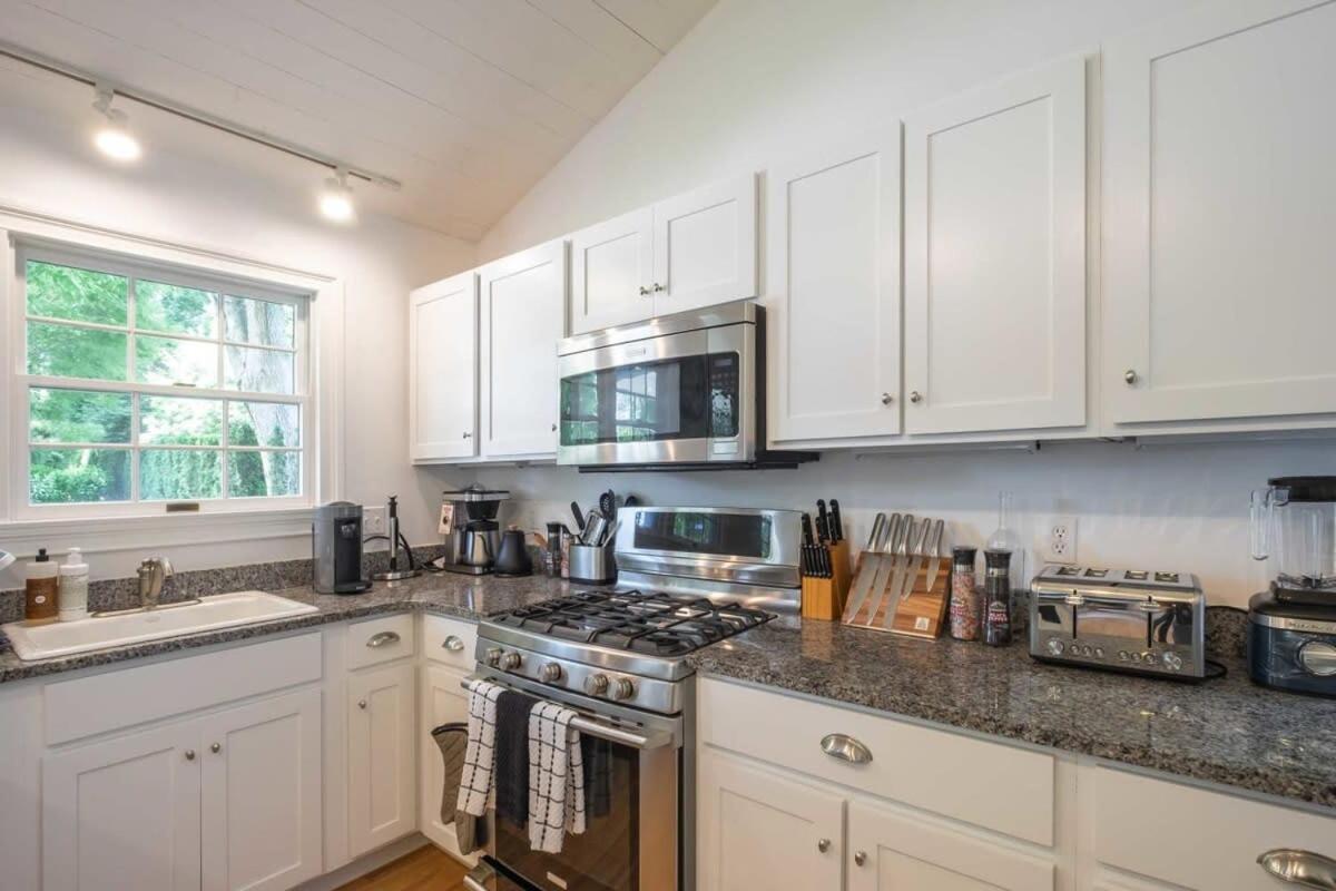 Heated Pool, Driftwood Cottage By Rovetravel East Hampton Bagian luar foto