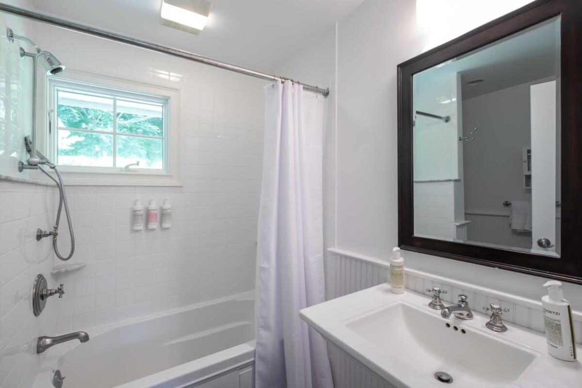 Heated Pool, Driftwood Cottage By Rovetravel East Hampton Bagian luar foto